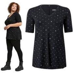 Torrid Skull and Star Print V Neck Tunic